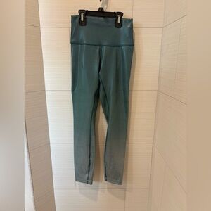 NWOT size 4 Lululemon WunderUnder Ombré shine leggings